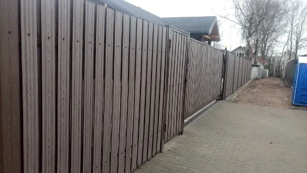 Забор в поселке им. Свердлова 2