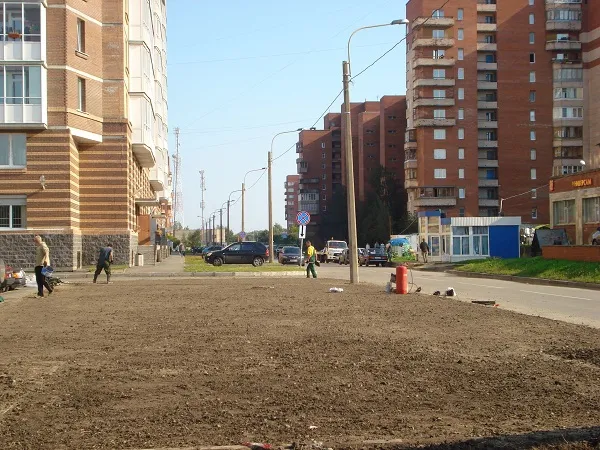 Газонная решетка, заполненная грунтом