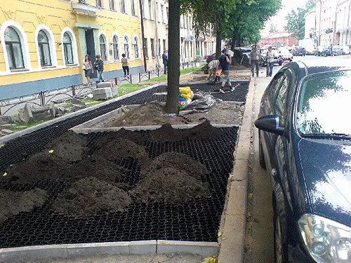 Устройство газонной решетки 2