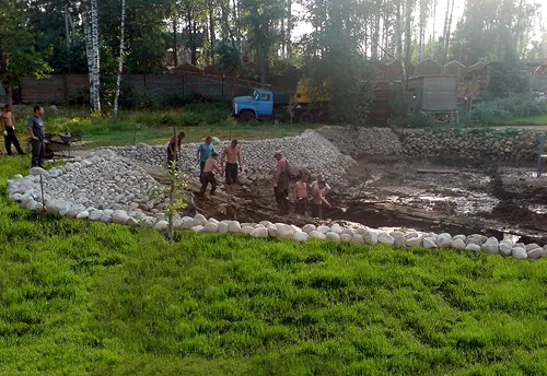 Каскад и водоем